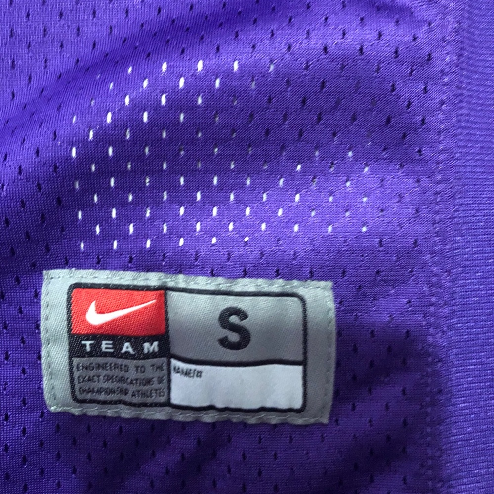 Nike women’s jersey. Size small. NWOT. - Picture 4 of 6